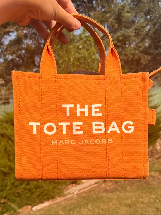 Marc Jacobs Handbags - Marc Jacobs The Tote Bag in Orange Small